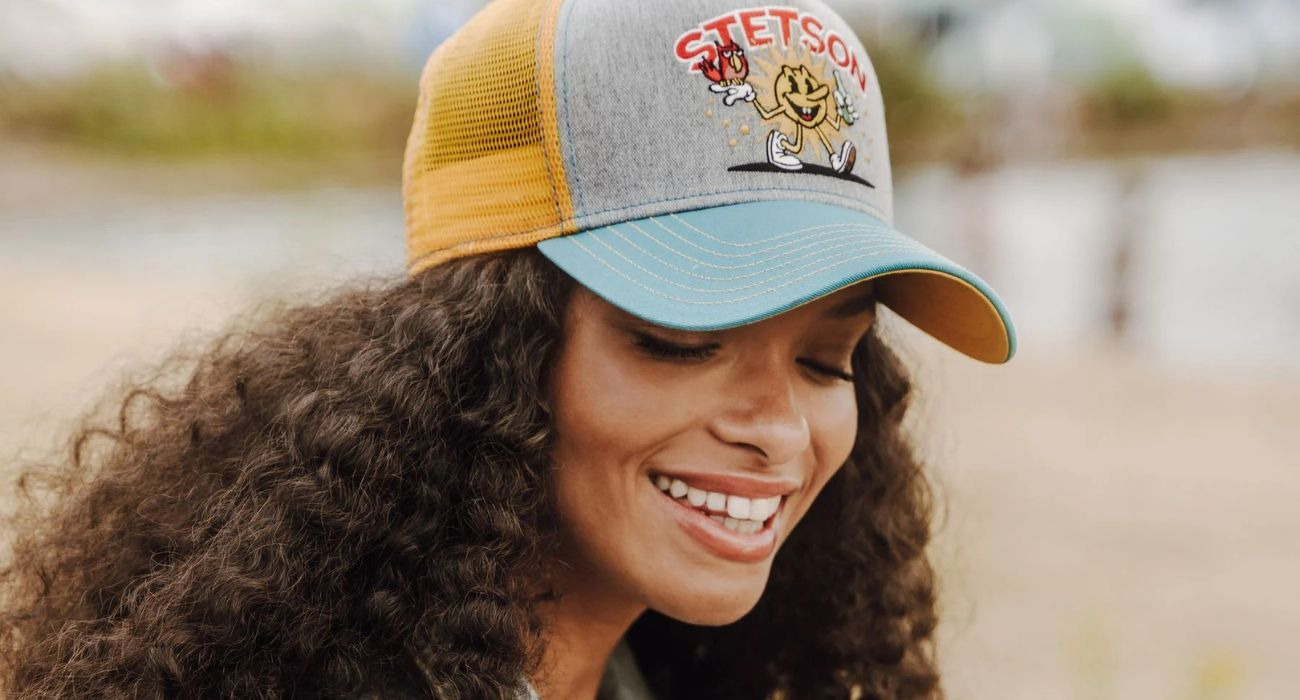 Gorras de playa para mujer: cómo elegir la mejor para tu estilo